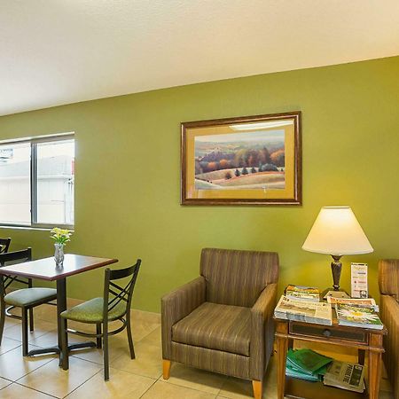 Rodeway Inn & Suites Kearney Zewnętrze zdjęcie