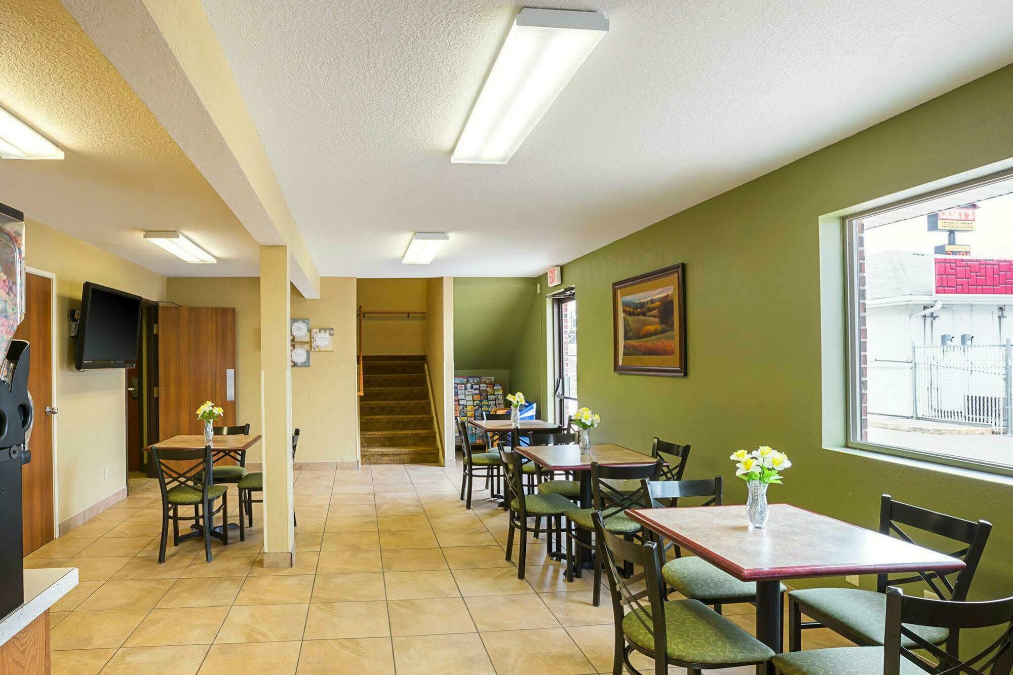 Rodeway Inn & Suites Kearney Zewnętrze zdjęcie