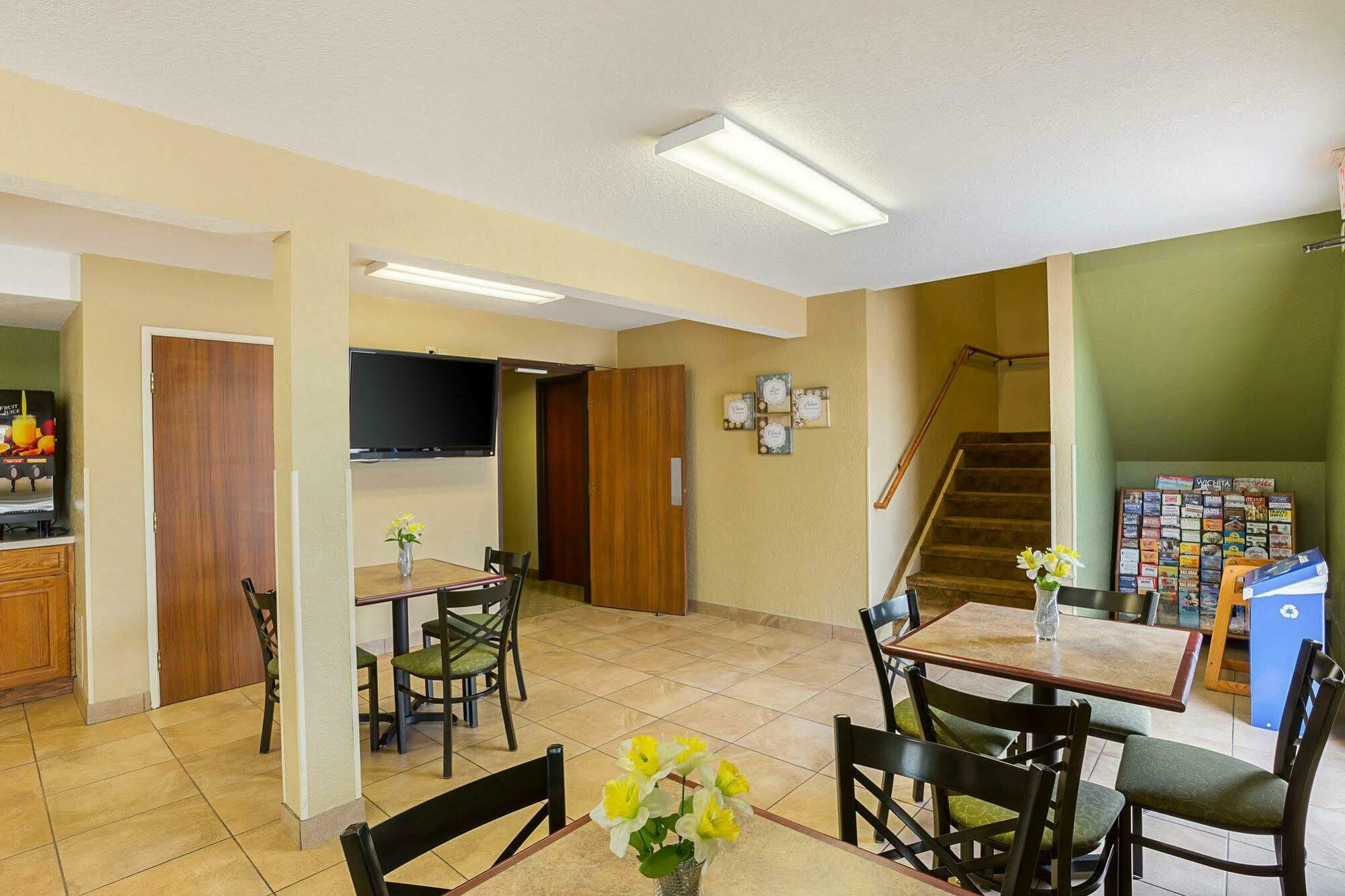 Rodeway Inn & Suites Kearney Zewnętrze zdjęcie