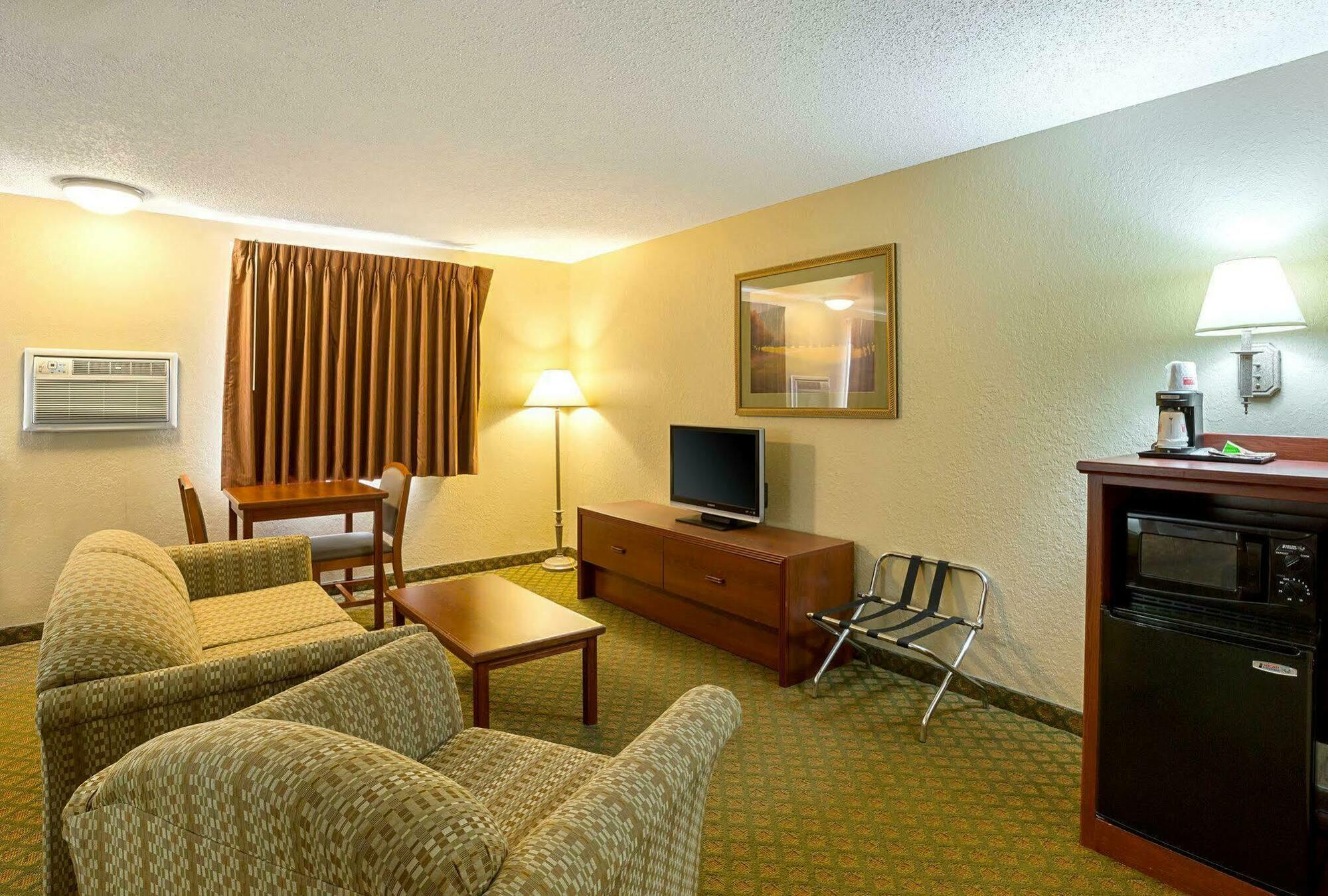Rodeway Inn & Suites Kearney Zewnętrze zdjęcie
