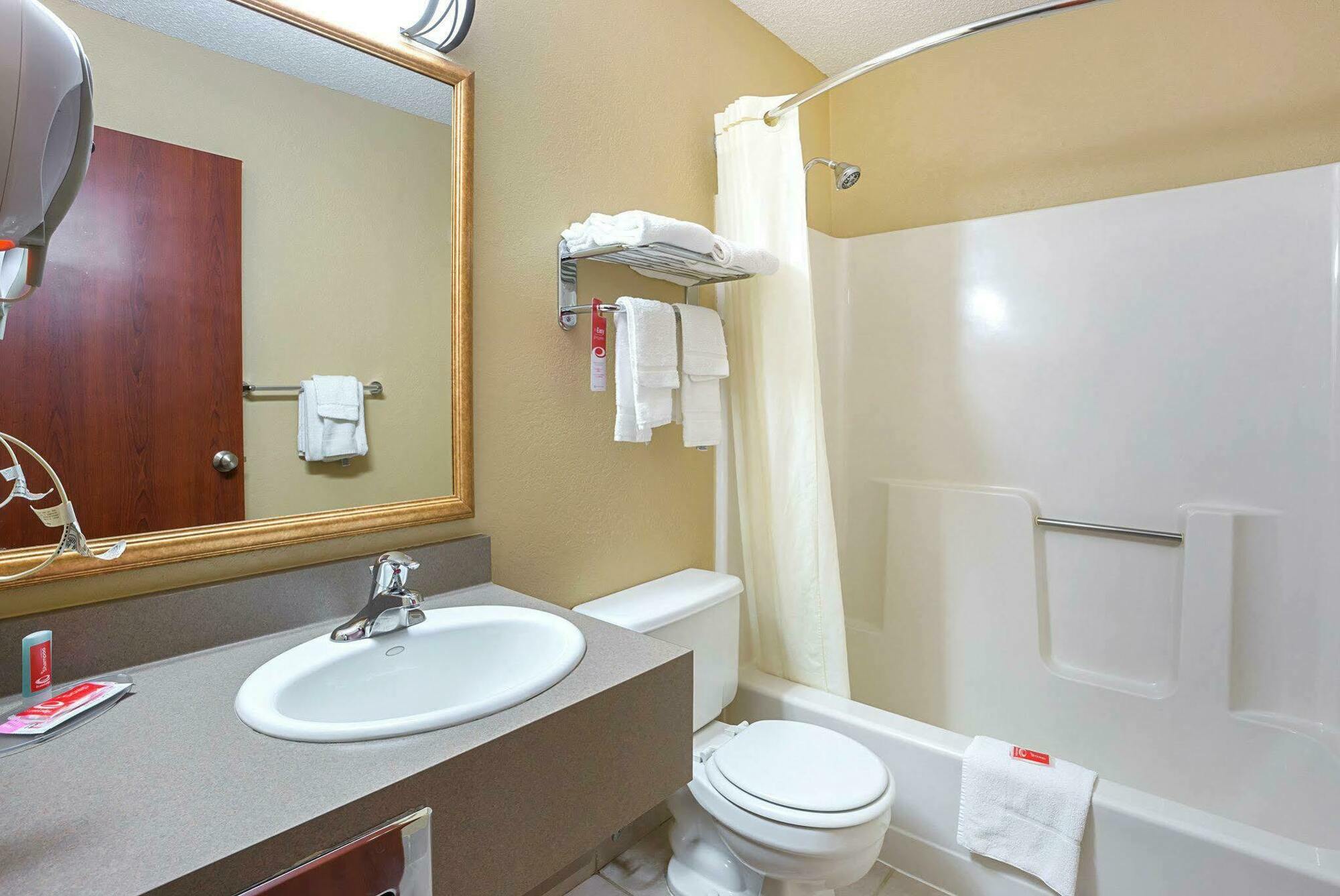 Rodeway Inn & Suites Kearney Zewnętrze zdjęcie